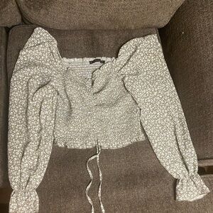 I took shoulder crop top size medium